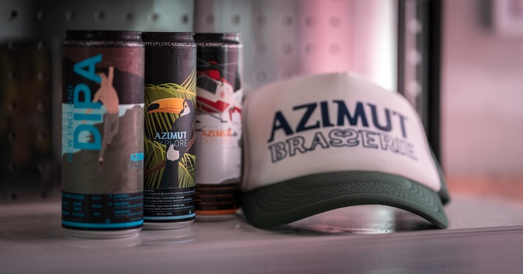 Canettes de bières et casquette Azimut Brasserie